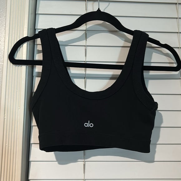 ALO Yoga Wellness Ripped Sports Bra - Picture 2 of 3